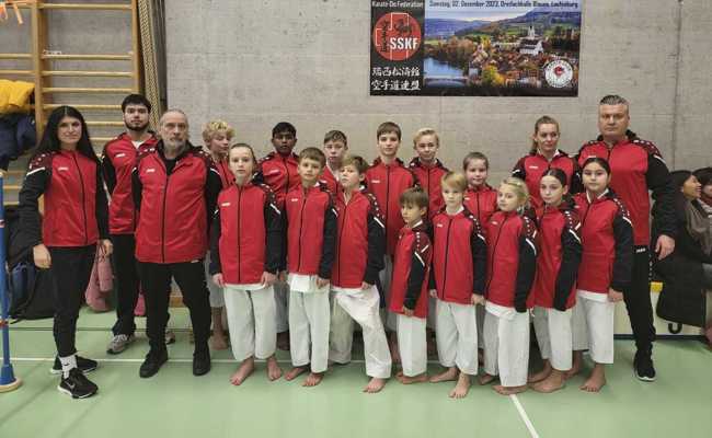 Karatekas aus Heerbrugg gewannen an der Schweizer Meisterschaft zehn Pokale und 22 «Titel»
