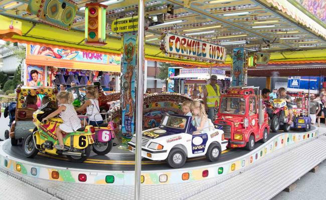 Sommerkilbi mit Happy Hour für Fahrgeschäfte
