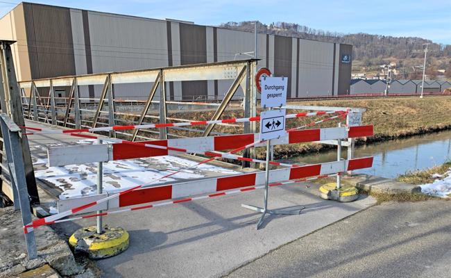 Brücke über den Binnenkanal ist gesperrt