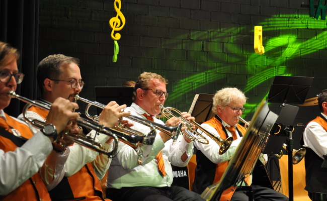 Trommelwirbel für den Musikverein: Herbstkonzert liefert ein musikalisches Best-of