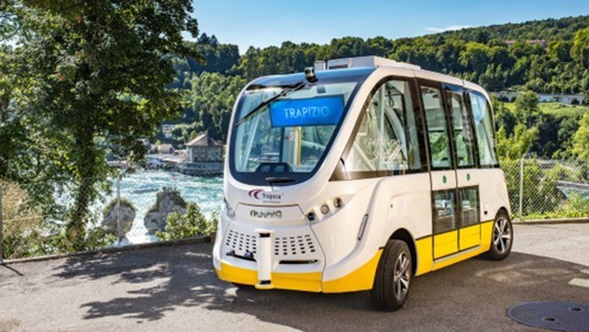 In Schaffhausen chauffierte ein selbstfahrender Bus die Gäste während gut einem Jahr an den Rheinfall.