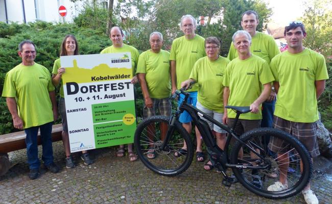 Das kleine Dorf am Berg feiert