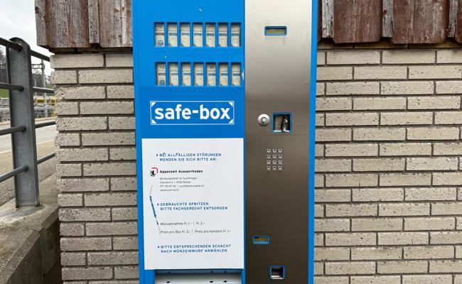 Spritzen und Kondome auf Knopfdruck aus dem Hygieneautomaten