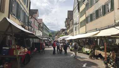 Für Fleischtiger und Shopping-Queen: Mai-Markt steht bevor