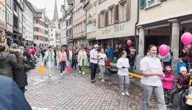 Mit Brunnen und Modeschau: Städtli trotzt dem Wintereinbruch