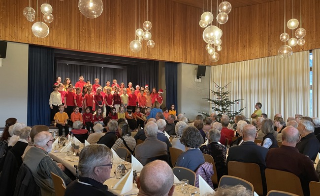 Musikalische Weihnachtsfreude für Senioren