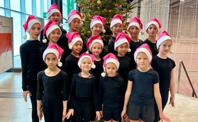 Weihnachtsshow des RLZ RG Ost mit Rheintalerinnen