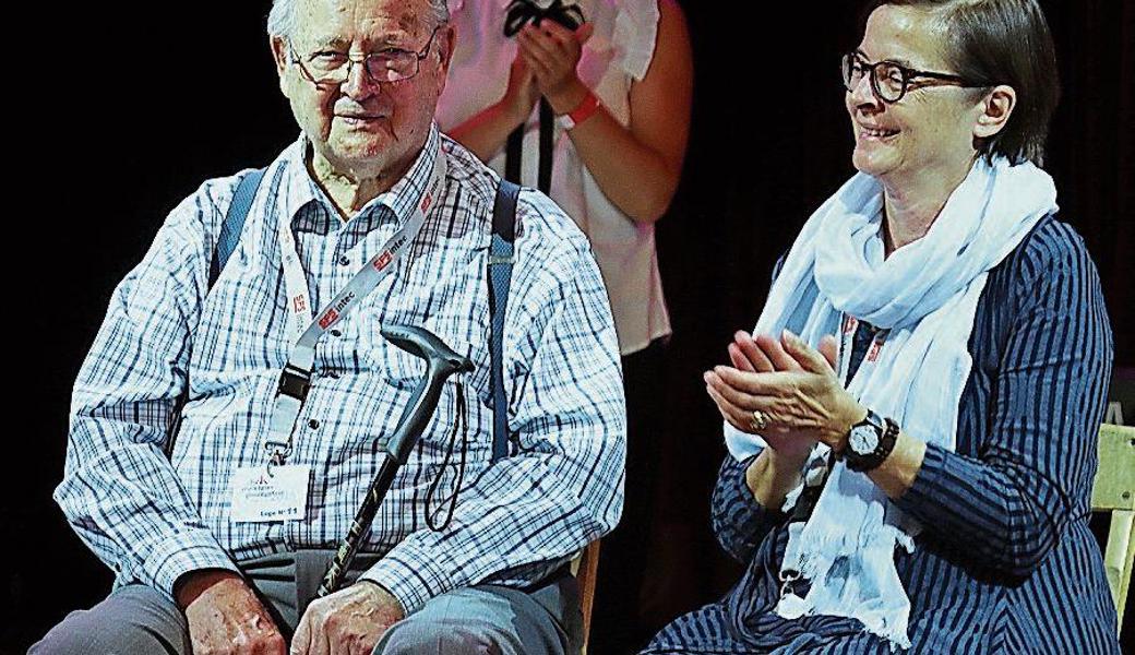 Carlo Lorenzi begleitete sich und seine Sängerkameraden von Diepolds-au-Schmitter auf dem Schlagzeug.