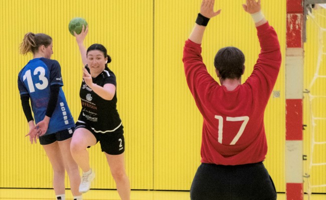 HCR-Frauen machen mit Sieg weiter Boden gut