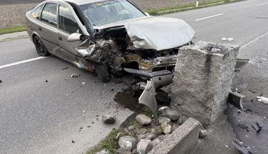 32-Jährige prallt betrunken gegen Steinpoller – Führerausweis noch vor Ort entzogen