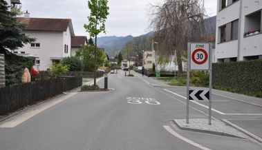 Selbstunfall am frühen Morgen: Jugendlicher stürzt mit Mofa