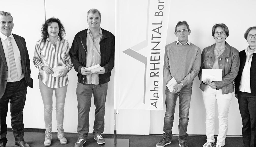 Von links: Reto Monsch (Alpha Rheintal Bank), Brigitte Horlacher, Christoph Schilling, Walter Ehrler, Andrea Heeb, Liliane Ritz (Alpha Rheintal Bank). Bild: pd