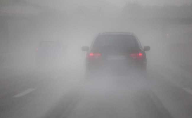 Aquaplaning: Mit drei Kindern im Auto gegen die Mittelleitplanke