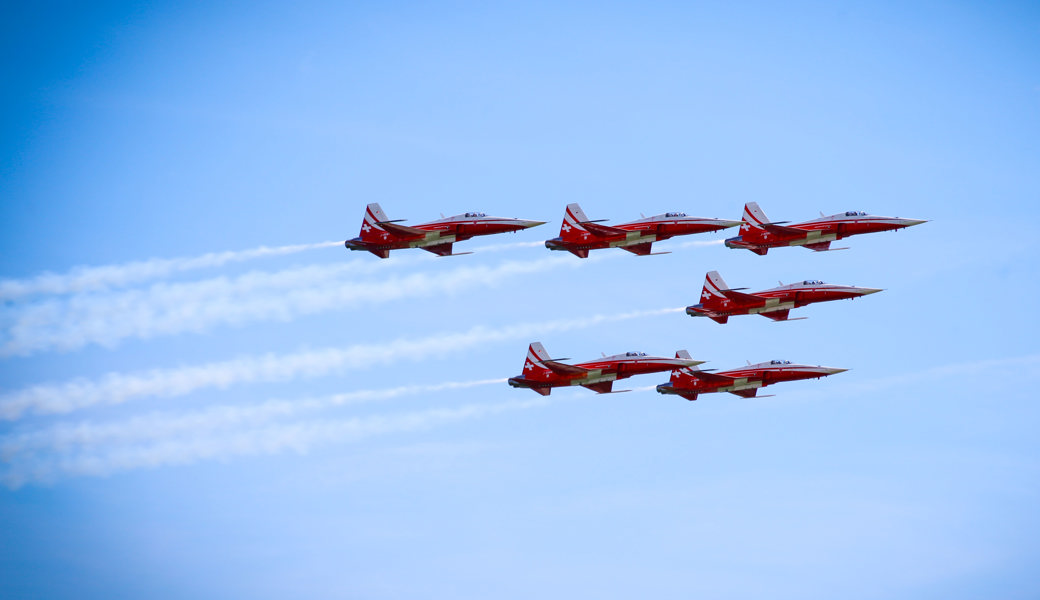Patrouille Suisse glänzt ohne Generalprobe – Altenrhein feiert 100 Jahre Flugplatz