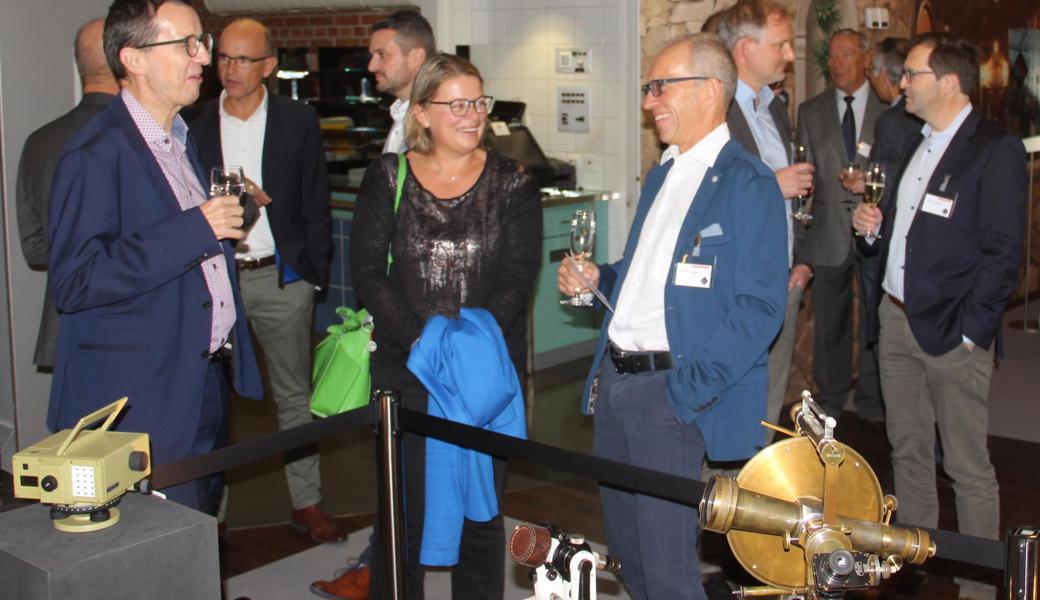 Der Jubiläumsanlass mit geladenen Gästen im Optikhus war eine ungezwungene Sache mit lockeren Auftritten und der Möglichkeit, sich die Leica-Ausstellung anzusehen.