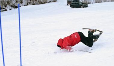 Video: Skicracks auf krummen Latten