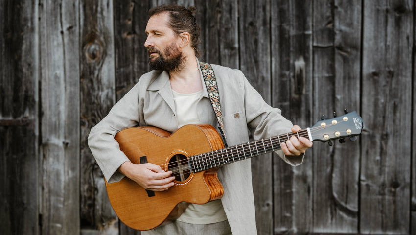 Pop und Folk sind die Basis für Shem Thomas' Musik, Reggae- oder Hip-Hop-Einflüsse sind aber in fast allen Songs herauszuhören.