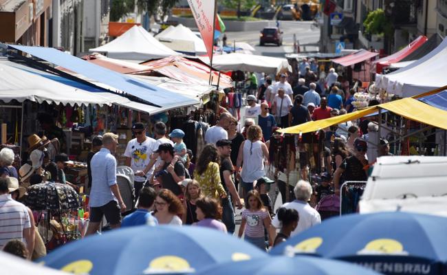 Kilbibetrieb und grosser Warenmarkt in Berneck