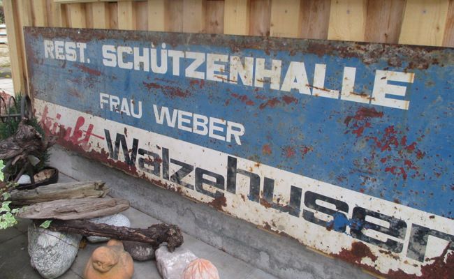 Einblicke in die Vergangenheit: Weshalb dieses Schild an Mineral und den Schützenverein erinnert