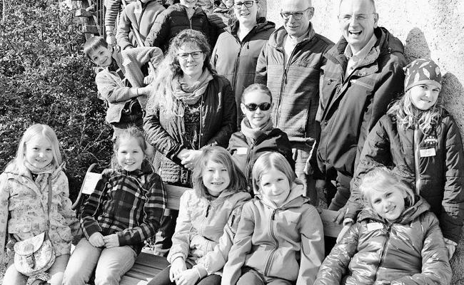 Erstkommunikanten besuchen  die Hostienbäckerei