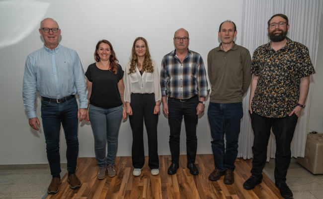 Fähnrich Hans-Peter Ott wurde für seine langjährige Treue zum Ehrenmitglied ernannt