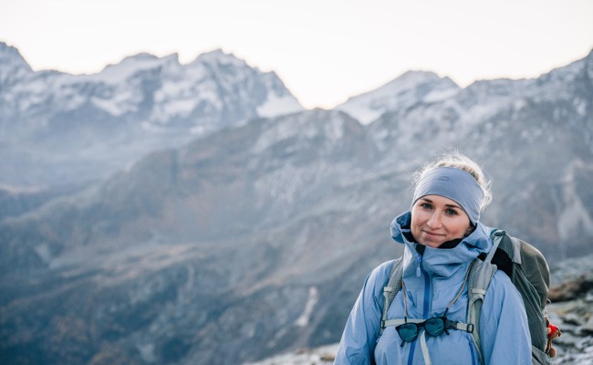 Christina Ragettli spricht in der biblioRii über den Zauber des Wanderns