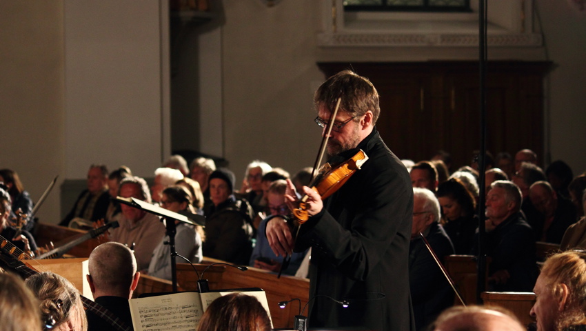 Konzertmeister David Drabek spielte das Violinsolo der berühmten Arie «Erbarme dich».