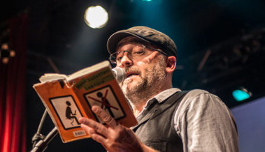 Die biblioRii lädt zu einem Abend mit Ralph Weibel, Musik und Bier ein