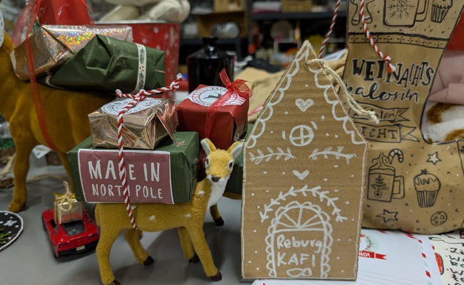 Die «Reburg» lädt ins Weihnachtskafi und auch der Wunschbaum ist wieder im Einsatz