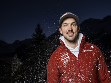 Skilegende Carlo Janka kommt an den Rhema Sportdialog