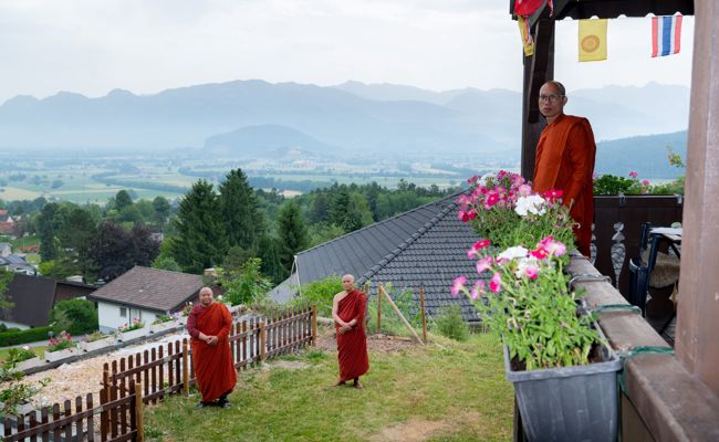 Meditieren mit Mönchen: In Eichberg gibt es einen buddhistischen Tempel