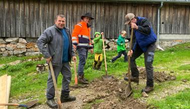 42 Freiwillige arbeiten auf der Alp Sämtis
