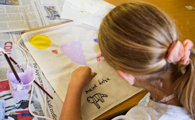  Freude, die um die Welt reist – Schulprojekt unterstützt Kinder auf den Philippinen