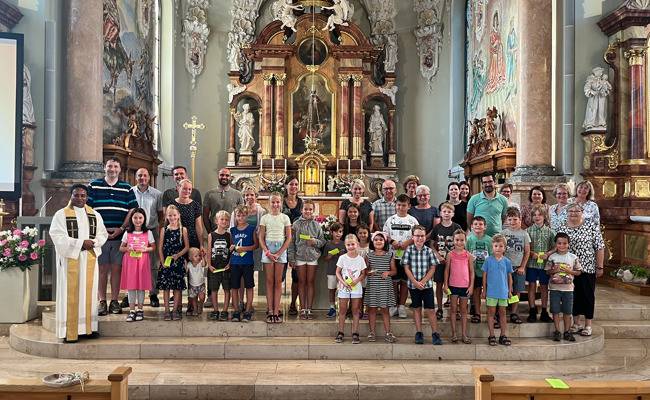 Kinder und Eltern erbaten zum Schuljahresbeginn Gottes Segen