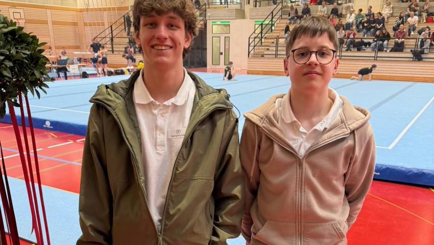 Neu als Kampfrichter im Einsatz: Florian Keller (links) und Elia Thiébaud.