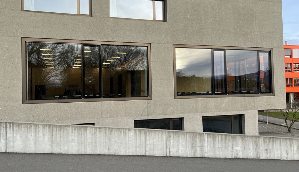 Nach der Räumung sind die Unterrichtszimmer leer.