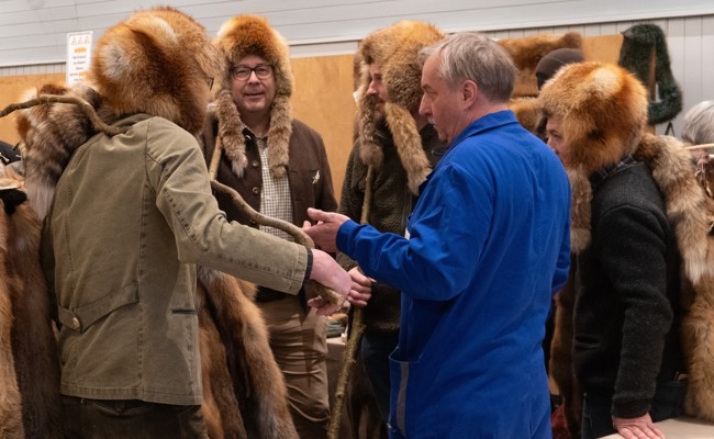 Gemeinschaft und Tradition gepflegt: Der Pelzmarkt zieht 400 Besucher an