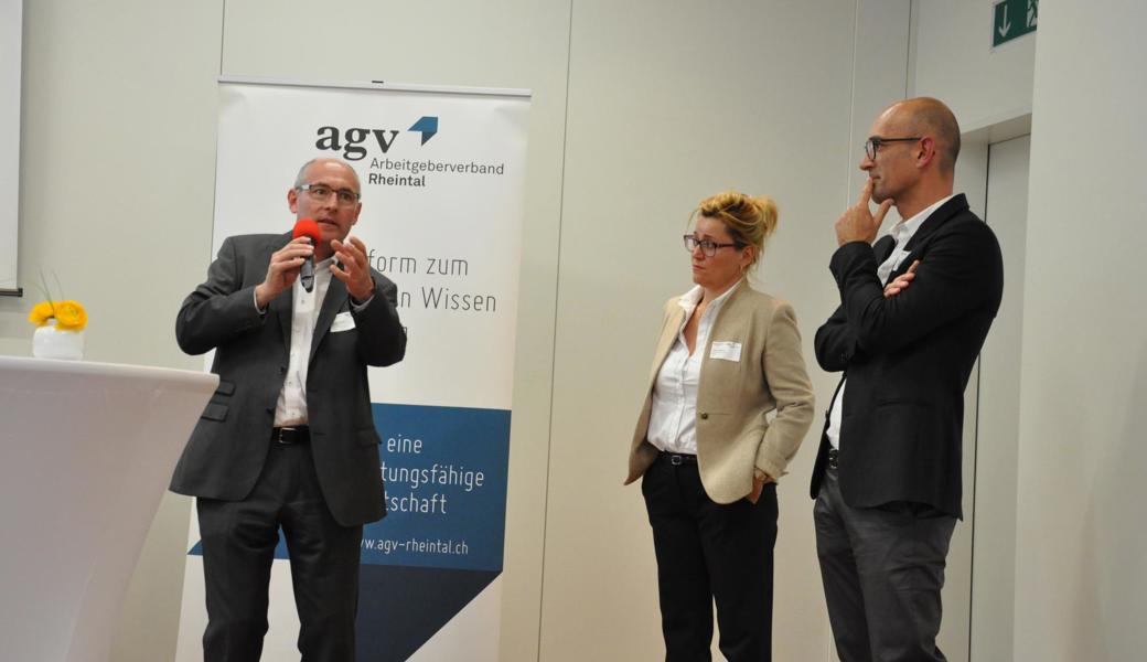 Christof Oswald (li.), Bühler AG, wünscht sich eine engere Zusammenarbeit von Firmen und Schule bei den Inhalten der dualen Berufsbildung.  