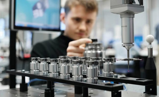 Eigene Wind- und Sonnenkraft: SFS geht beim Strom auf Nummer sicher