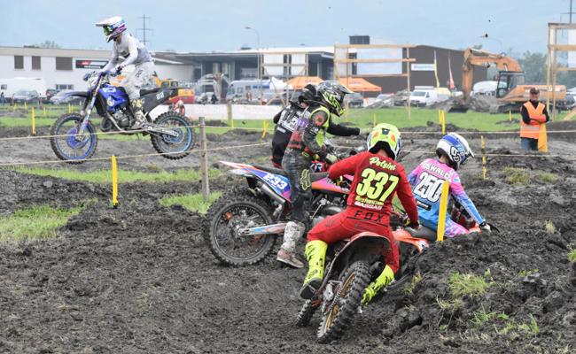 46 Bilder voller Dreck vom Motocross Oberriet