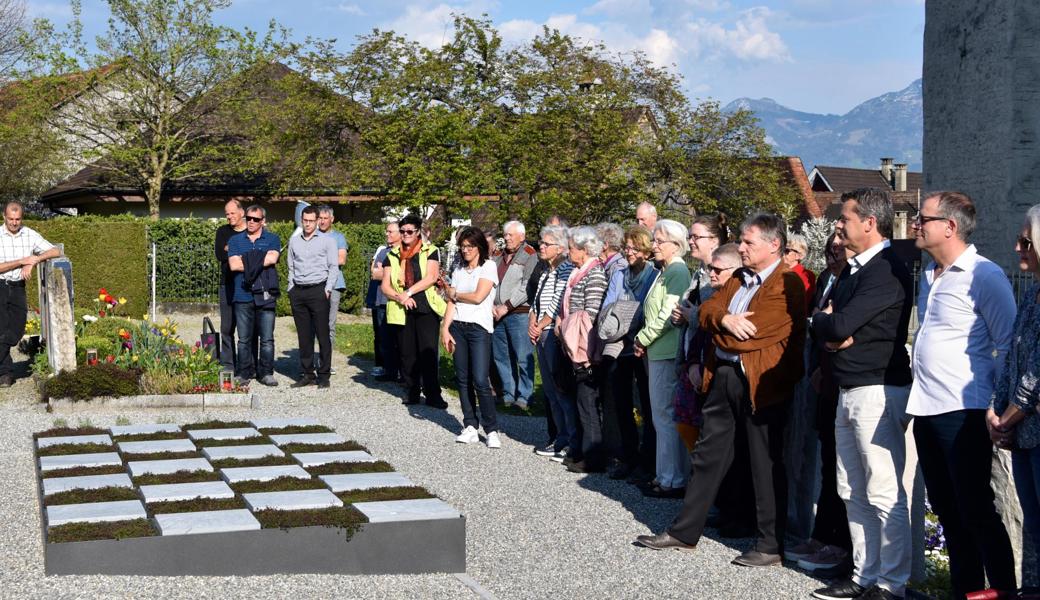 Ein Blickfang: Vier solche schachbrettförmige Urnengrabstätten gibt es neu auf dem Marbacher Friedhof.