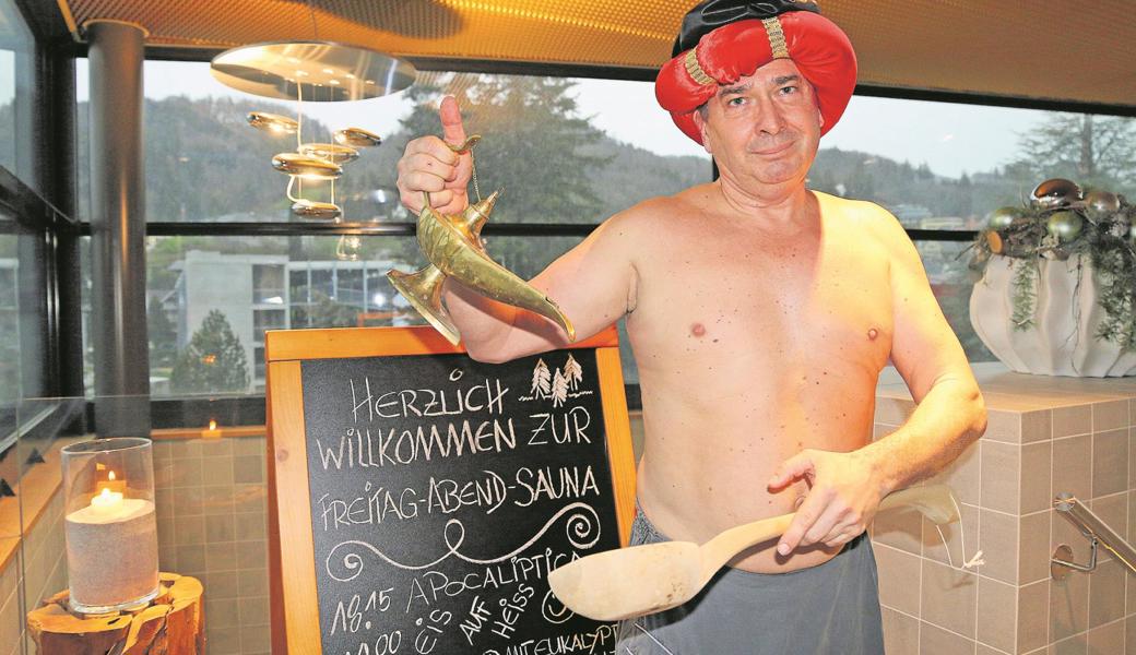 Mit dem Motto «Aladin und die Aufguss-Wunderlampe» nahm Marcel Widler an den Schweizer Sauna-Aufguss-Meisterschaften teil. Gemeinsam mit Erik Jordan belegte er den zweiten Rang. 