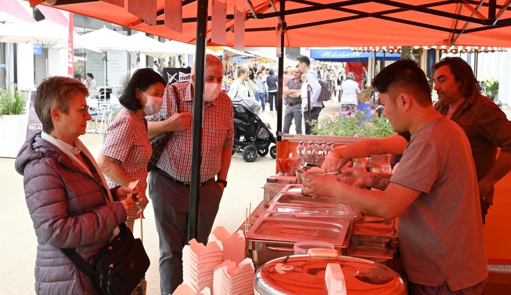 In ein paar Wochen fix am Markt: Bei Thay & Sushi Away holten sich manche gleich noch eine zweite Portion.