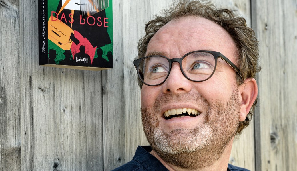 Autor Marcel Huwyler überzeugte mit Wortwitz, Charme und Entertainment. Bild: zVg