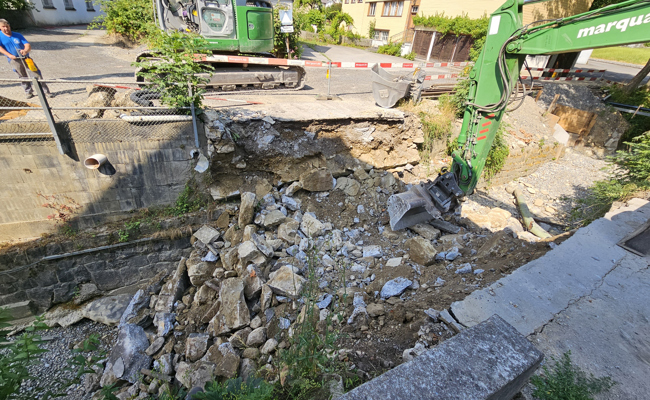So schnell geht's: 200-jährige Mühlacker Brücke innert zwei Stunden weg