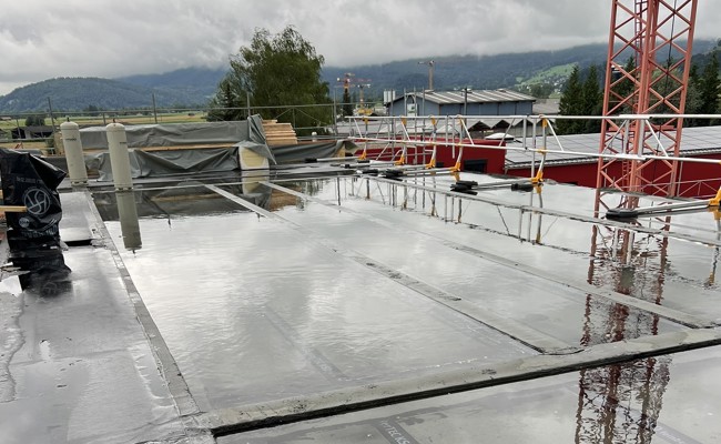 Auf dem Bau wird mit den Wetterkapriolen gekämpft
