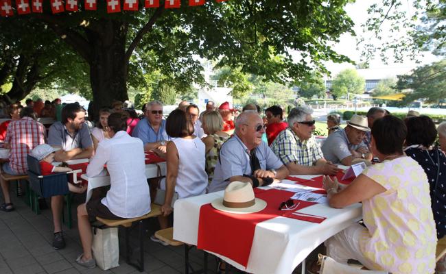 Widnau feiert den Nationalfeiertag im Schwimmbad