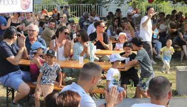 Strassenfest mit modischen Extras und ganz viel Sommerlaune