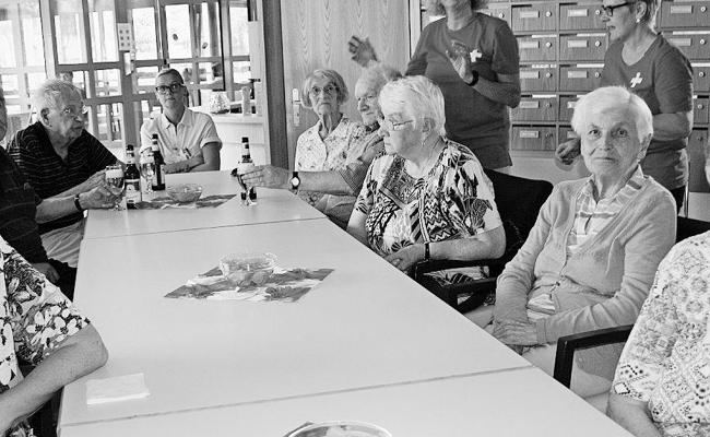Altersheimbewohner vom  Fussballfieber infiziert