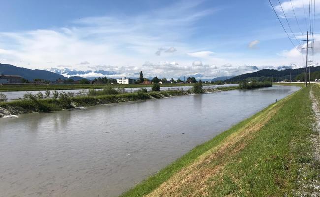 Rheinvorland überflutet: Wege gesperrt